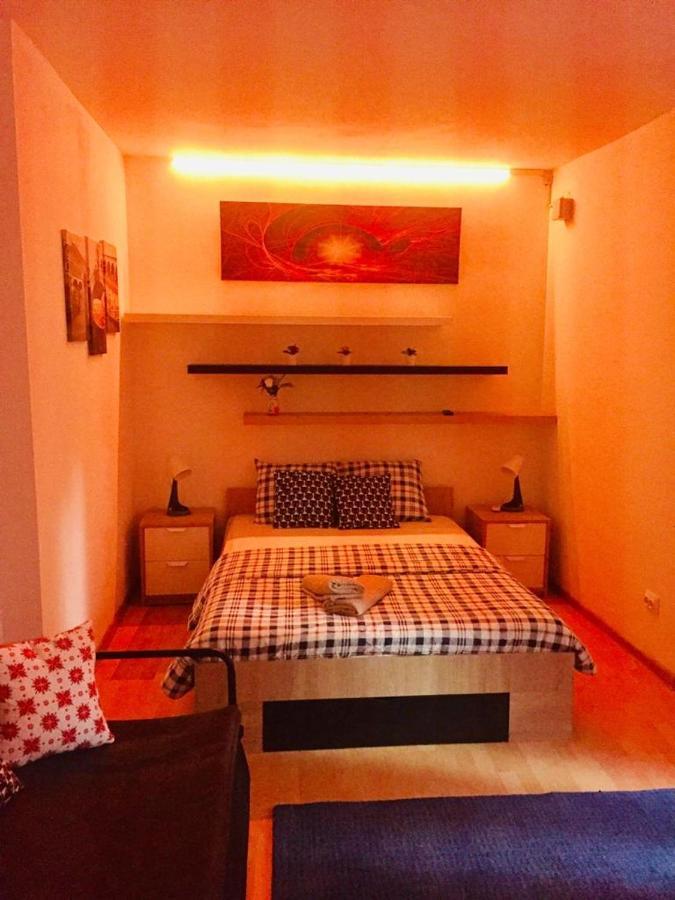 Central Charming Apartments Bucureşti Ngoại thất bức ảnh