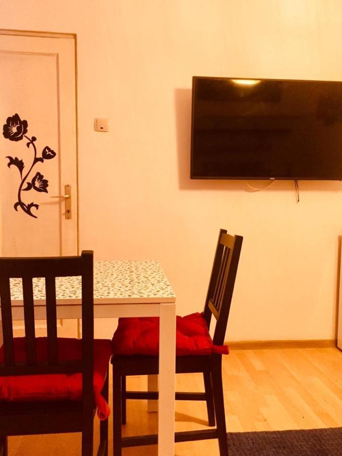 Central Charming Apartments Bucureşti Ngoại thất bức ảnh